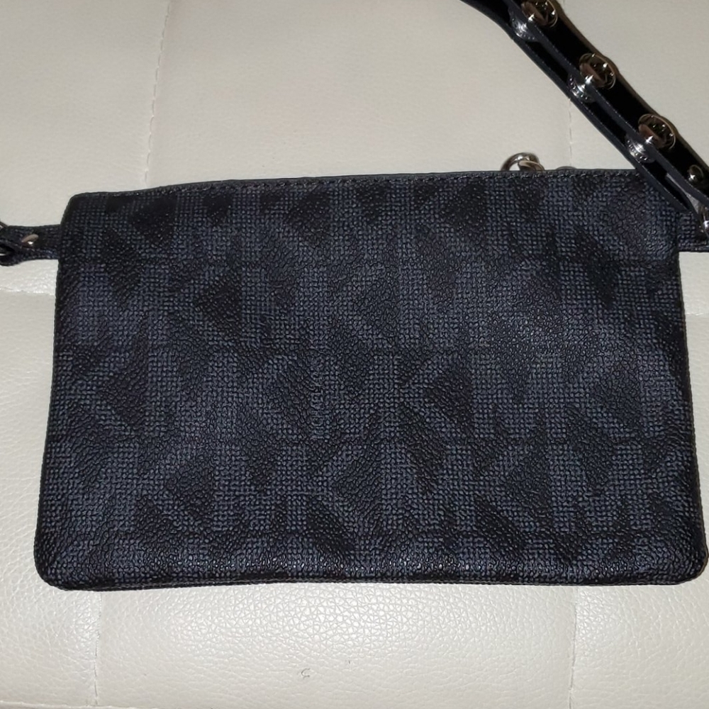 MK Pouch - Picture 5 of 7
